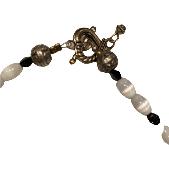 White and Black 18” Necklace with Toggle Bar and Heart Shaped Clasp - Picture 4 of 4